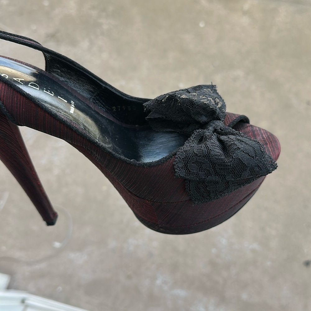Casadei deep Burgundy high Heels with black Lace Bows / Made in Italy - Picture 5 of 10